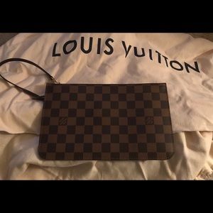 Authentic! Louis Vuitton Neverfull GM Pouch!!